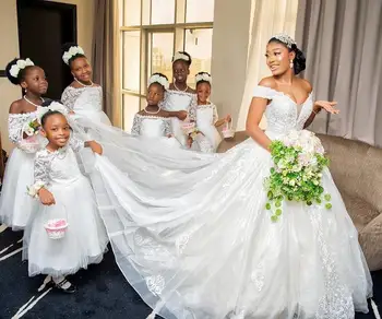 Báli ruha V-nyakú vállról tüll szatén kápolna vonat egyedi készítésű esküvői menyasszonyi ruhák menyasszony nigériai