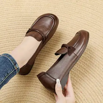 2023 Kiváló minőségű új női cipők Tavaszi nyári divat Lapos cipők Csipke nélküli mandzsetta és szögletes lábujjú cipők Alkalmi anya cipő