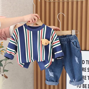 Toddler Boy szettek Ruhák gyerekeknek Designer Rajzfilm Csíkos O-nyakú pulóver Hosszú ujjú pulóverek Farmer kétrészes gyermekruhák